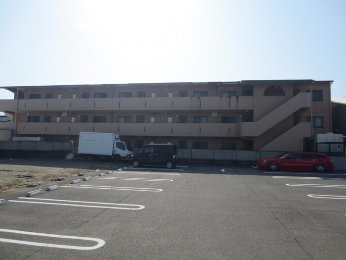 ピュアストリートの物件外観写真