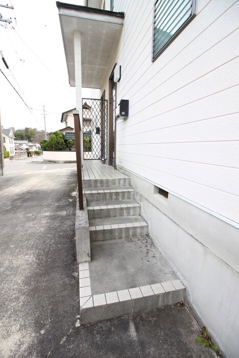 ツインハウスＡの物件外観写真