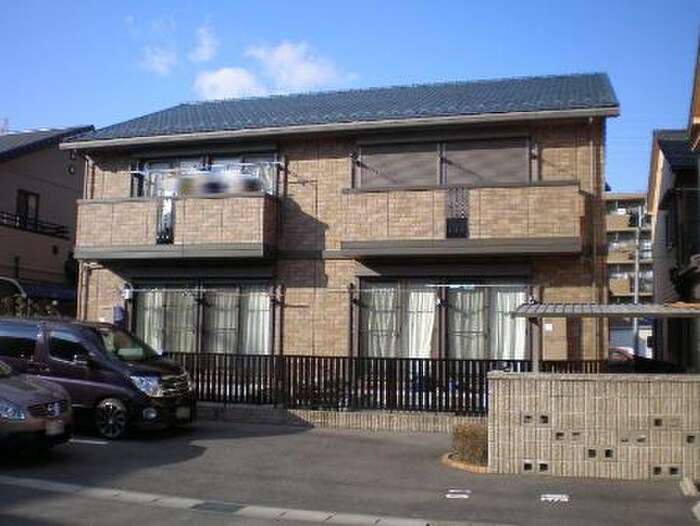 グラン・シャリオの物件外観写真