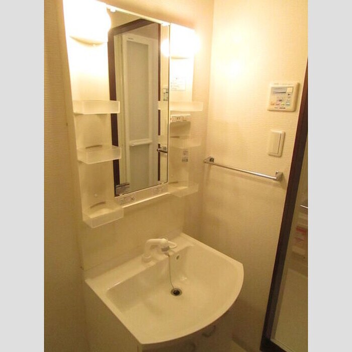 ウイステリア名城の物件内観写真