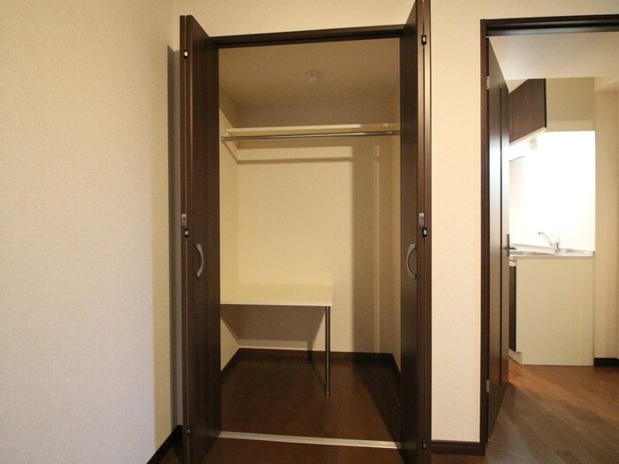 ウイステリア名城の物件内観写真