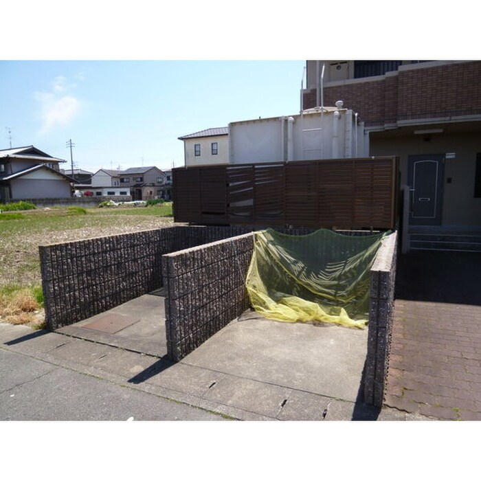 甚目寺マンションの物件外観写真