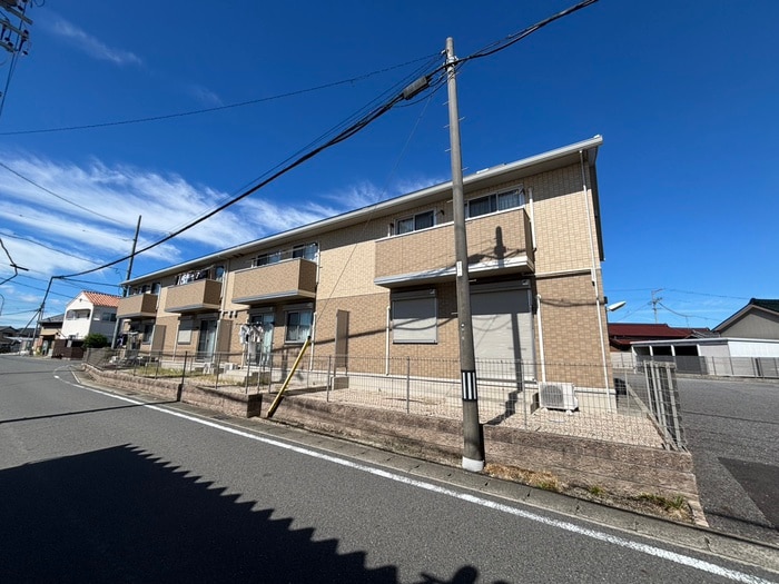 ローベルジュBの物件外観写真