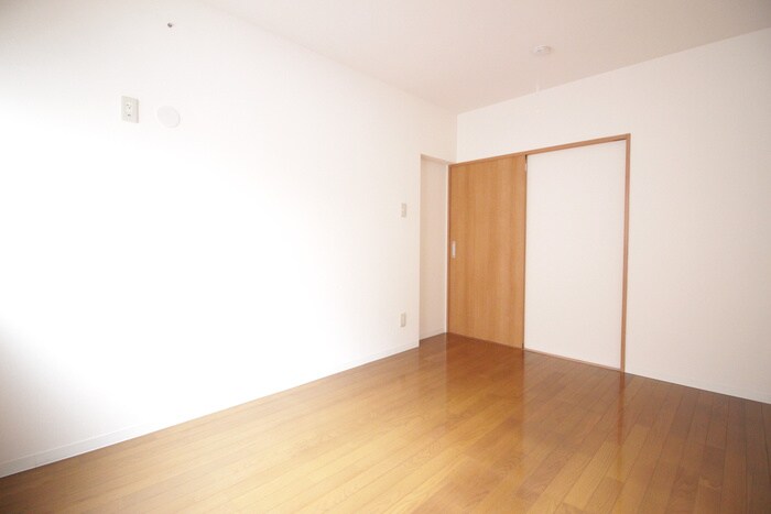 ヴェルドミール江坂B棟の物件内観写真