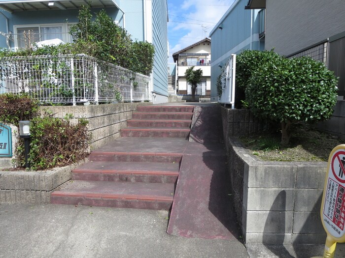 シャトル緑ヶ丘Ⅱ棟の物件外観写真