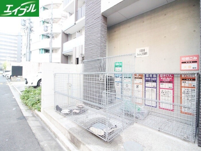 Branche上前津の物件外観写真