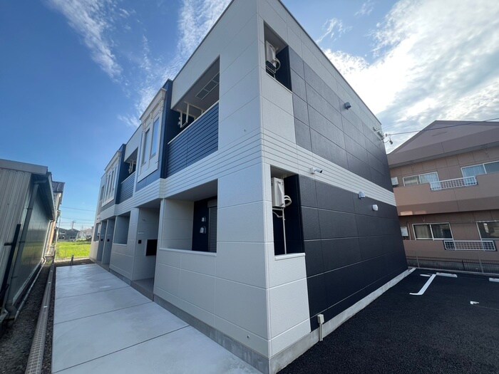 ドエル・アイリスの物件外観写真