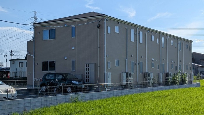 リーブルファイン鷹居の物件外観写真