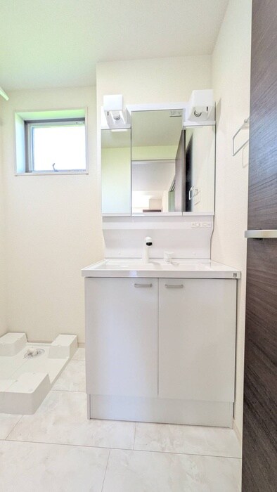 リーブルファイン鷹居の物件内観写真