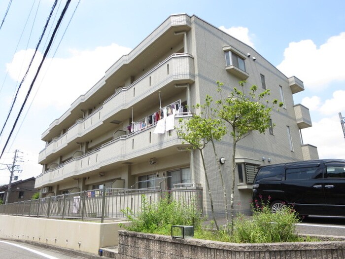 Ｅｌｌｅ Ｂｏｎｈｅｕｒの物件外観写真