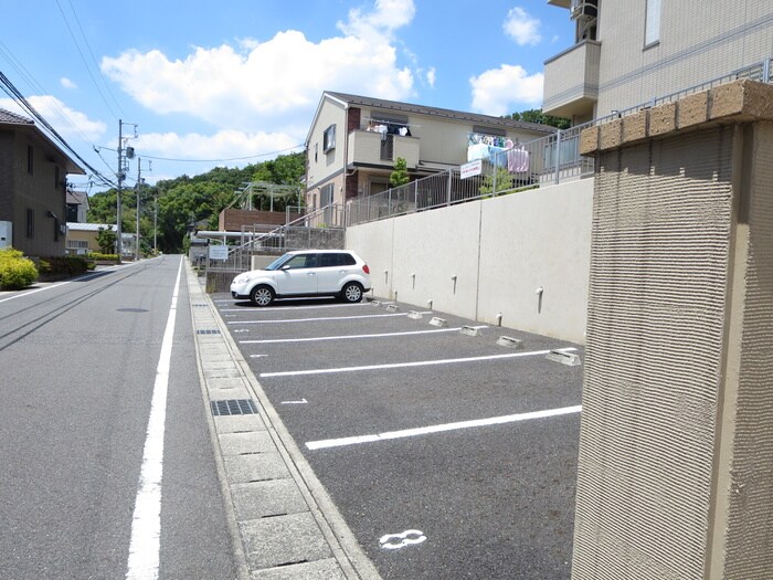 Ｅｌｌｅ Ｂｏｎｈｅｕｒの物件外観写真