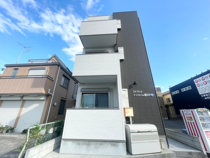 Delica Felicia植田の物件外観写真