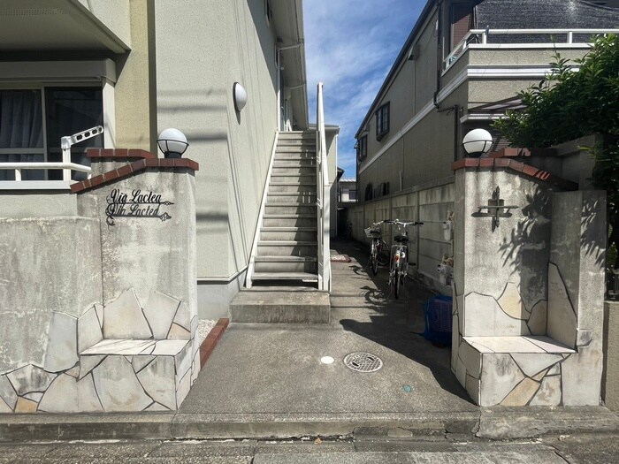 Ｖｉａ　Ｌａｃｔｅａの物件外観写真