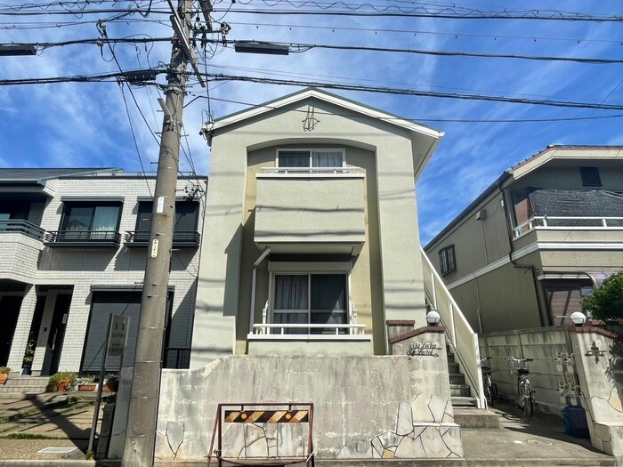 Ｖｉａ　Ｌａｃｔｅａの物件外観写真