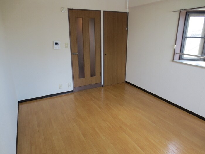 シャトゥルミエ－ルの物件内観写真