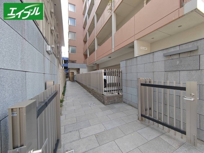 ランドハウス泉の物件外観写真