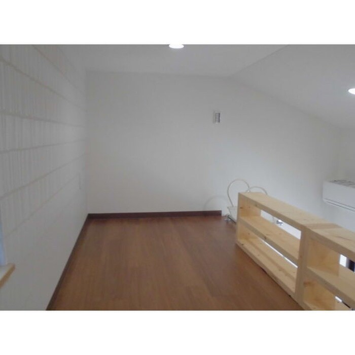 アースクエイク上条A棟の物件内観写真