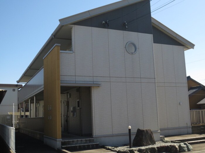 メゾンドールの物件外観写真