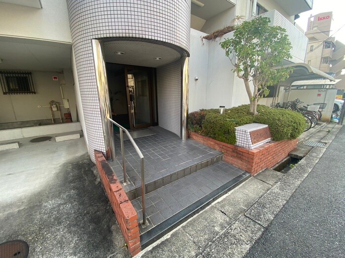 ル・ブラン本山の物件外観写真