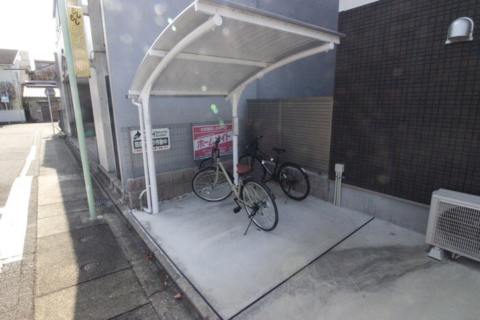 パルク名城の物件外観写真