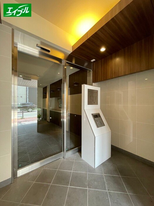 スティングレイつるまの物件外観写真