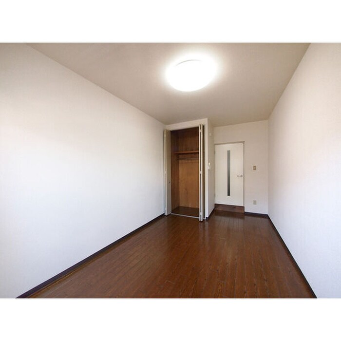 フレンズ西崎の物件内観写真