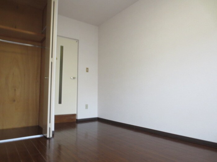 フレンズ西崎の物件内観写真