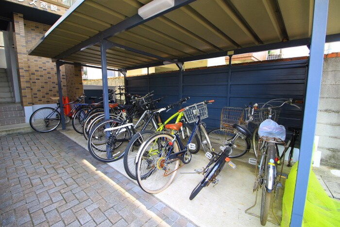 フレンズ西崎の物件外観写真