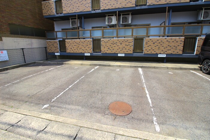 フレンズ西崎の物件外観写真