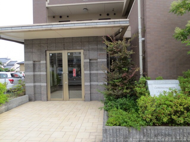 セントラルスクエア岩倉の物件外観写真