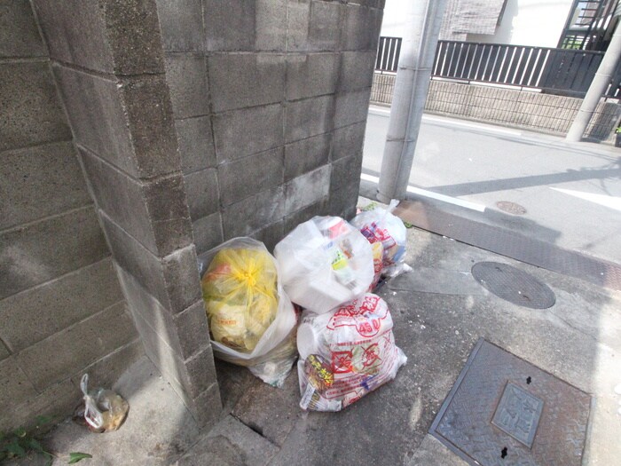 テロソンマンションの物件外観写真