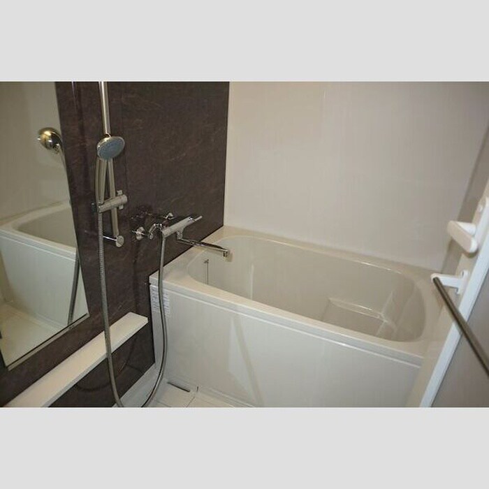 エスカルコートの物件内観写真