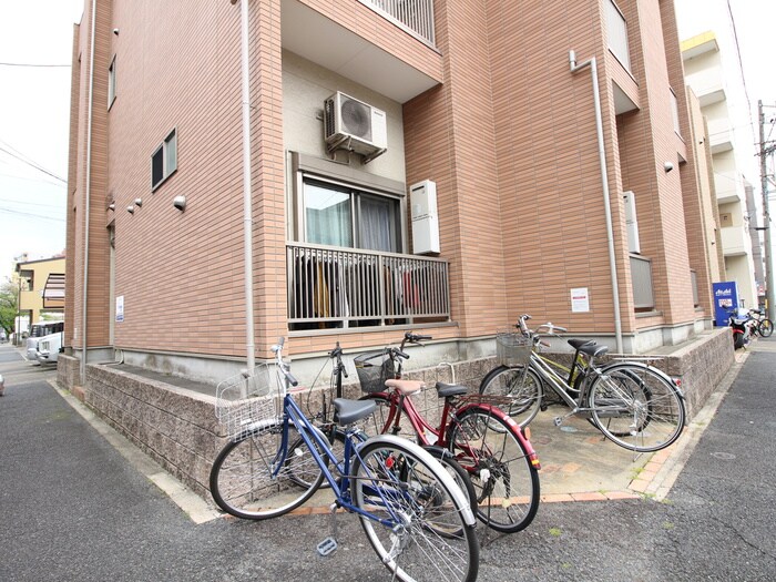 フロール尾頭橋の物件外観写真