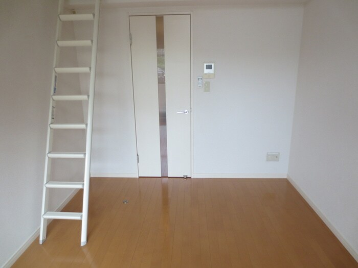 フロール尾頭橋の物件内観写真