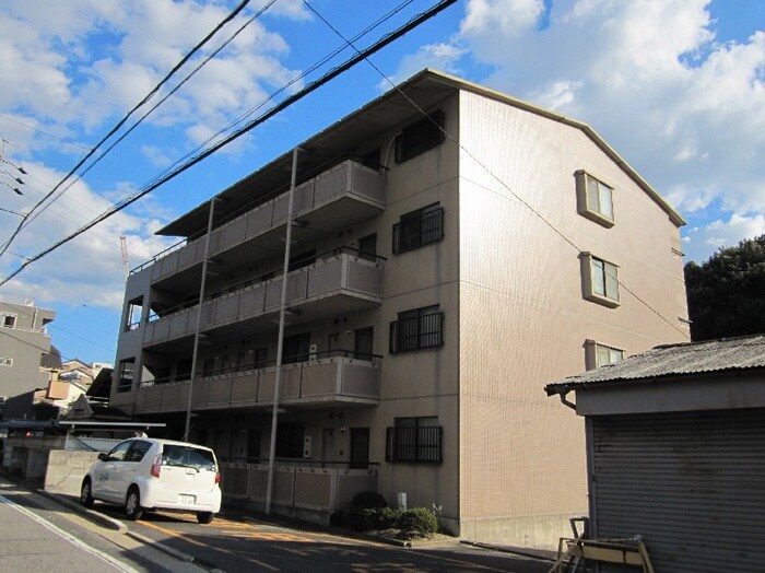 サンモ－ル清水の物件外観写真