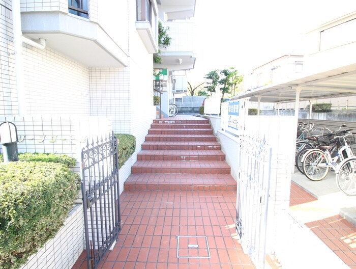 リ－フコ－ト２の物件外観写真