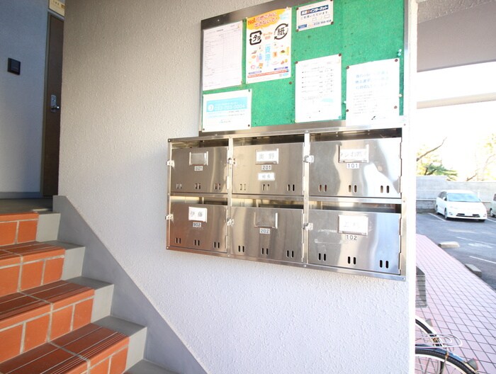 リ－フコ－ト２の物件外観写真