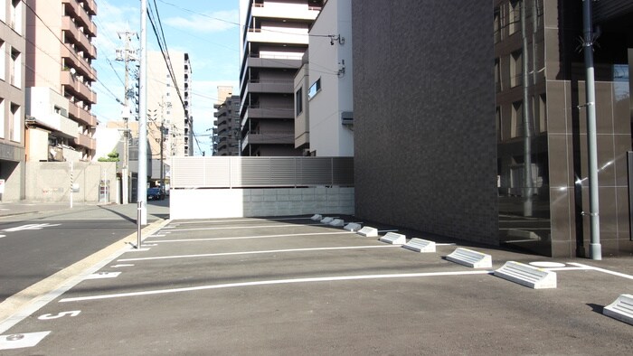 エスリード桜山ル・ヴェールの物件外観写真