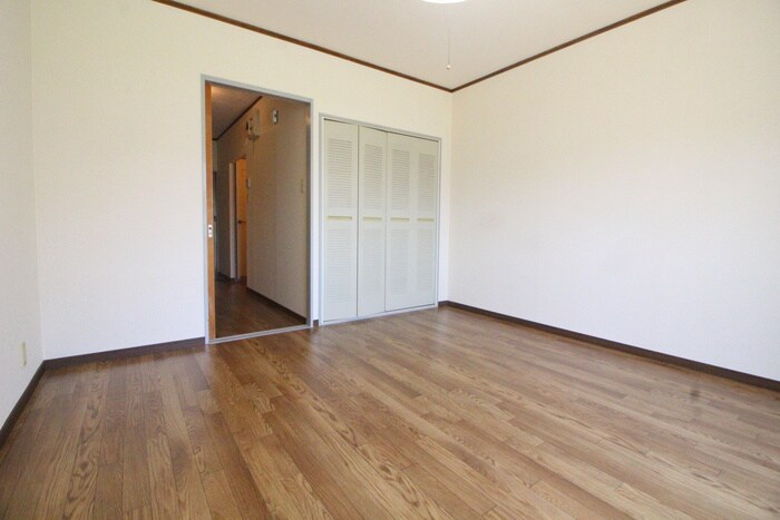 サープラスワン幸の物件内観写真