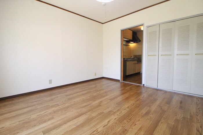 サープラスワン幸の物件内観写真