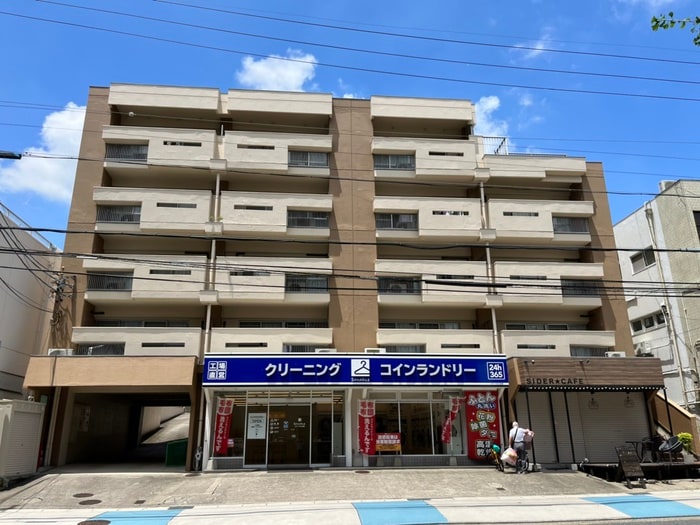 フロント上社の物件外観写真