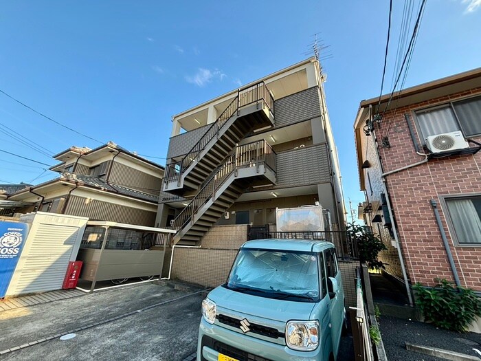 プリミエ－ル日高の物件外観写真