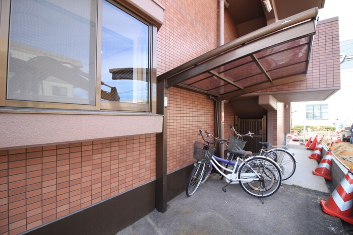 早河マンションの物件外観写真