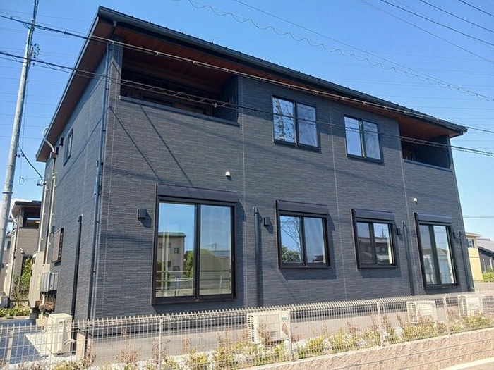 アドーラ　浅井　Ⅰ　の物件外観写真