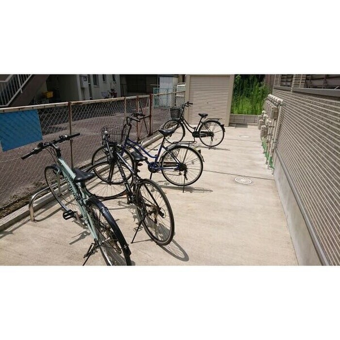 ジュネス稲葉地町の物件外観写真