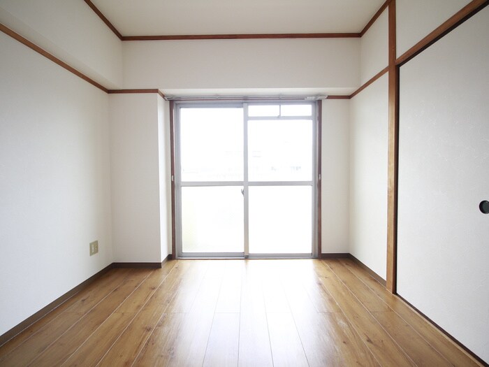 岡田マンションの物件内観写真