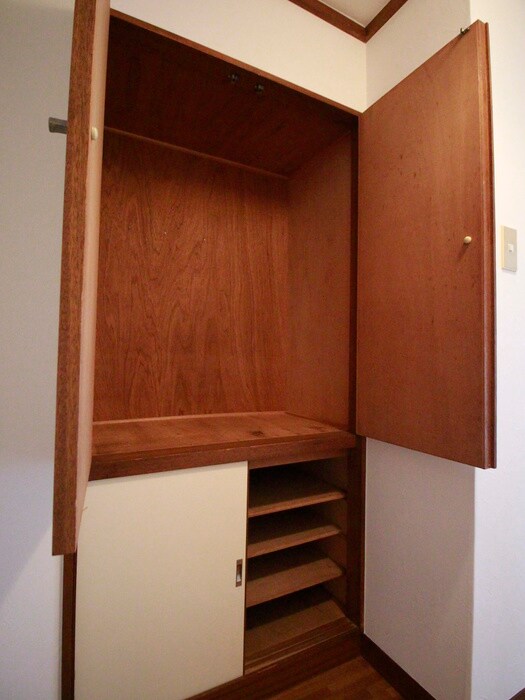 岡田マンションの物件内観写真