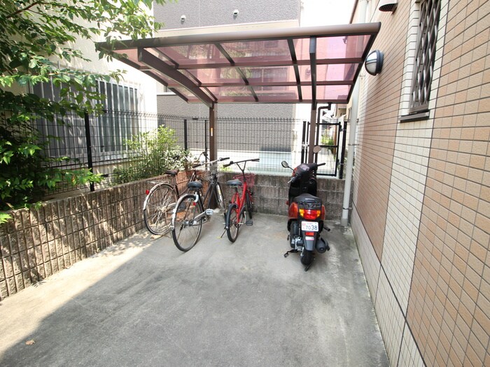 ヴィレッジFの物件外観写真