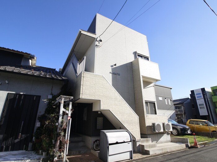 アンピオ八田の物件外観写真