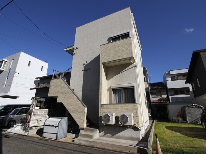 アンピオ八田の物件外観写真